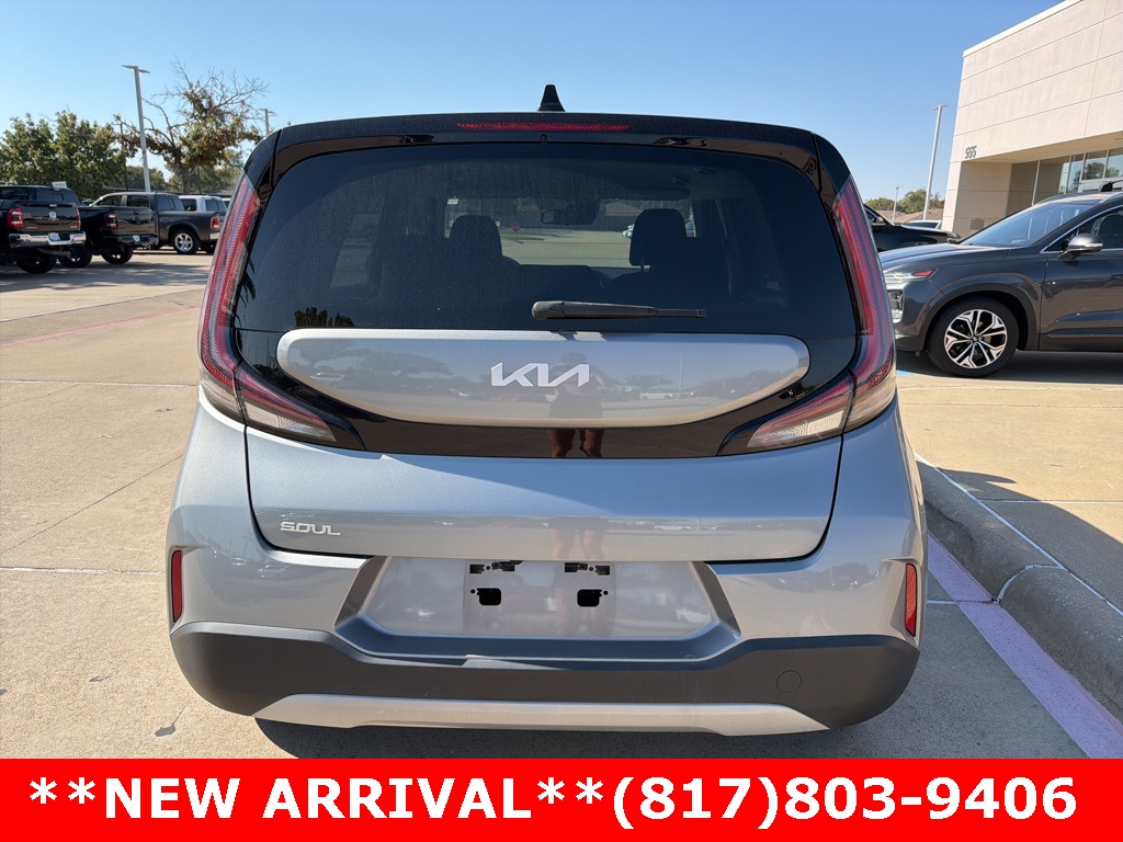 2023 Kia Soul LX photo 3