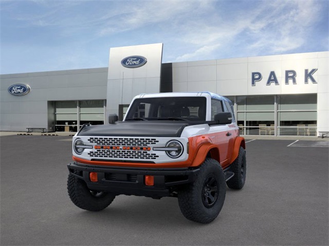 2025 Ford Bronco First Edition photo 2