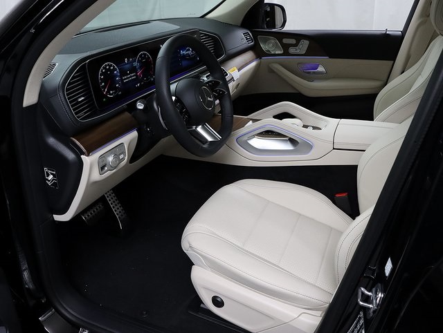 2026 Mercedes Benz GLS 450 4MATIC photo 13
