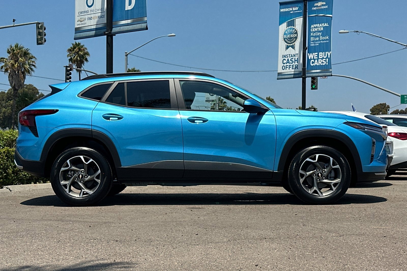 2025 Chevrolet Trax LT photo 3
