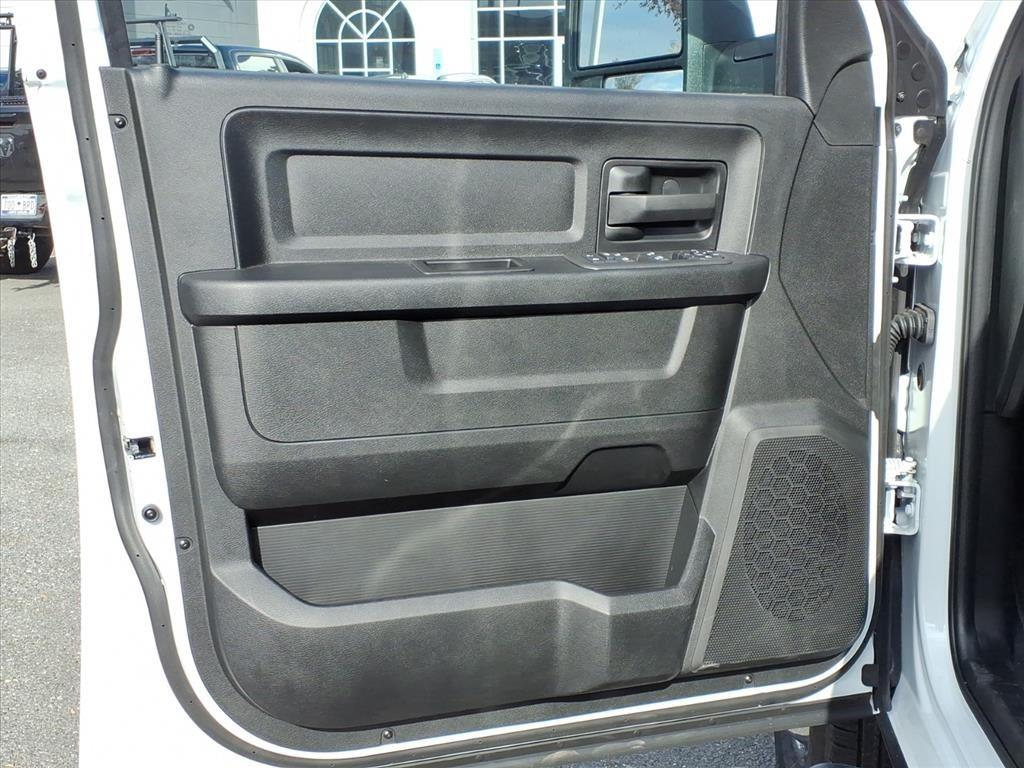 2026 Ram 3500 Tradesman photo 4