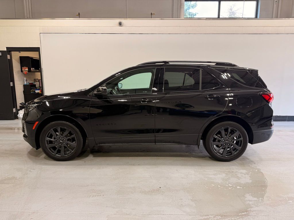 Used 2022 Chevrolet Equinox RS with VIN 2GNAXWEV7N6132301 for sale in Golden Valley, Minnesota