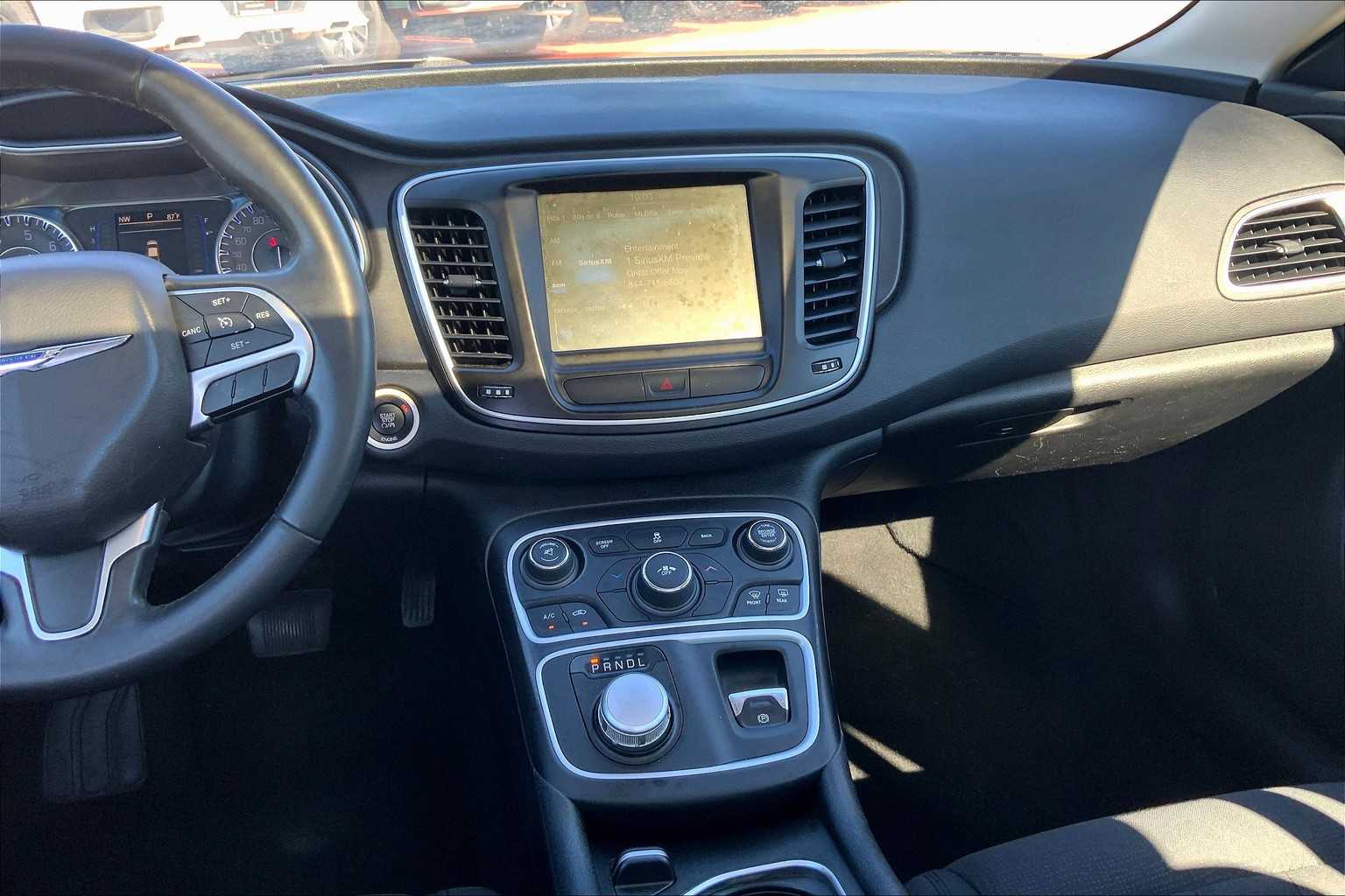 2016 Chrysler 200 Limited photo 6