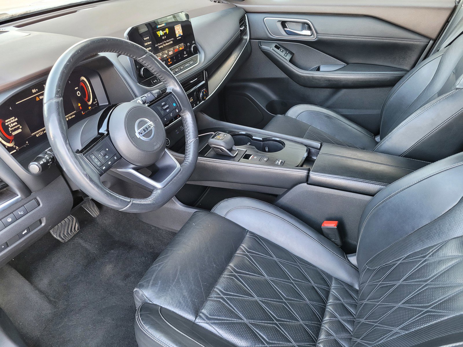 2021 Nissan Rogue Platinum photo 13