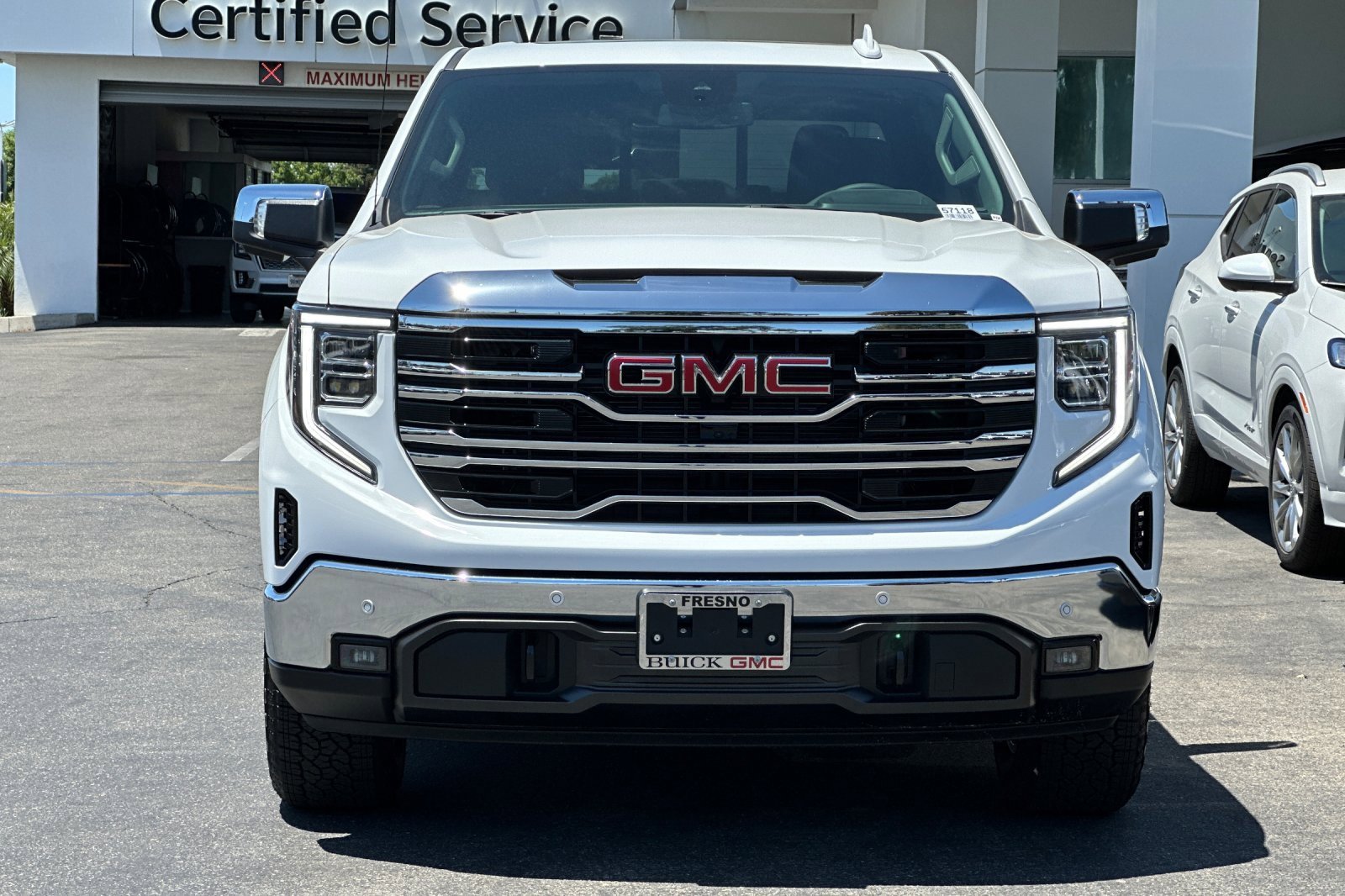 2025 Gmc Sierra 1500 SLT photo 3