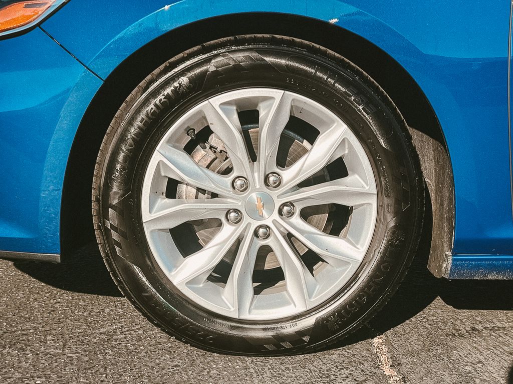 2023 Chevrolet Malibu 1LT photo 5