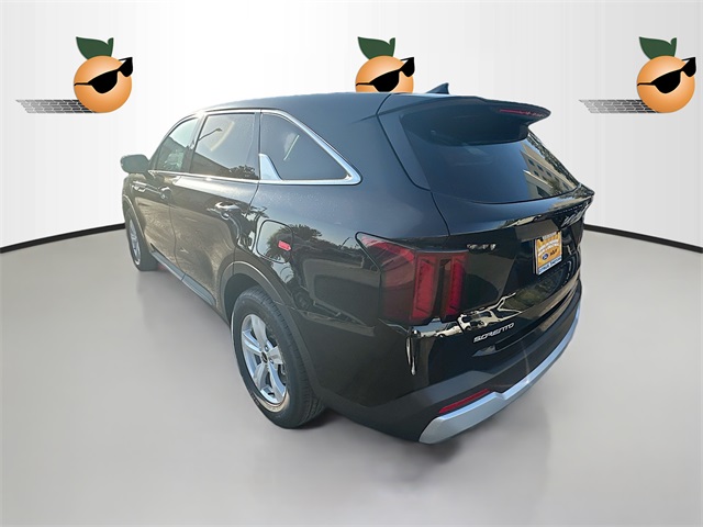 2025 Kia Sorento LX photo 5