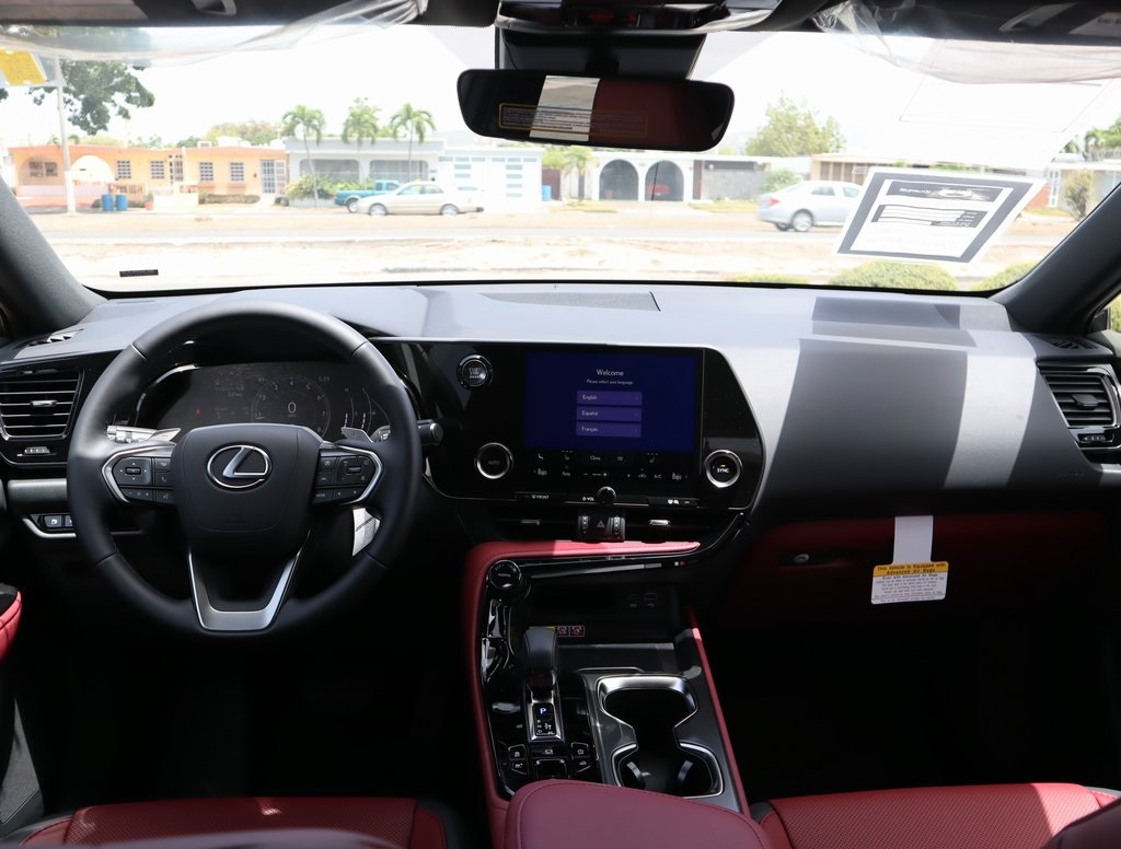 2025 Lexus NX 350 photo 33