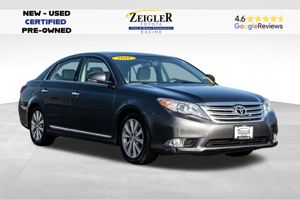 2011 Toyota Avalon Limited's photo