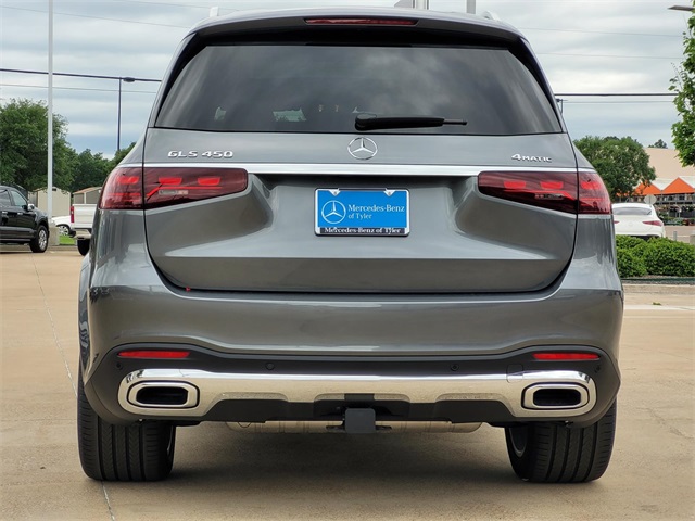 2025 Mercedes Benz GLS 450 4MATIC photo 5