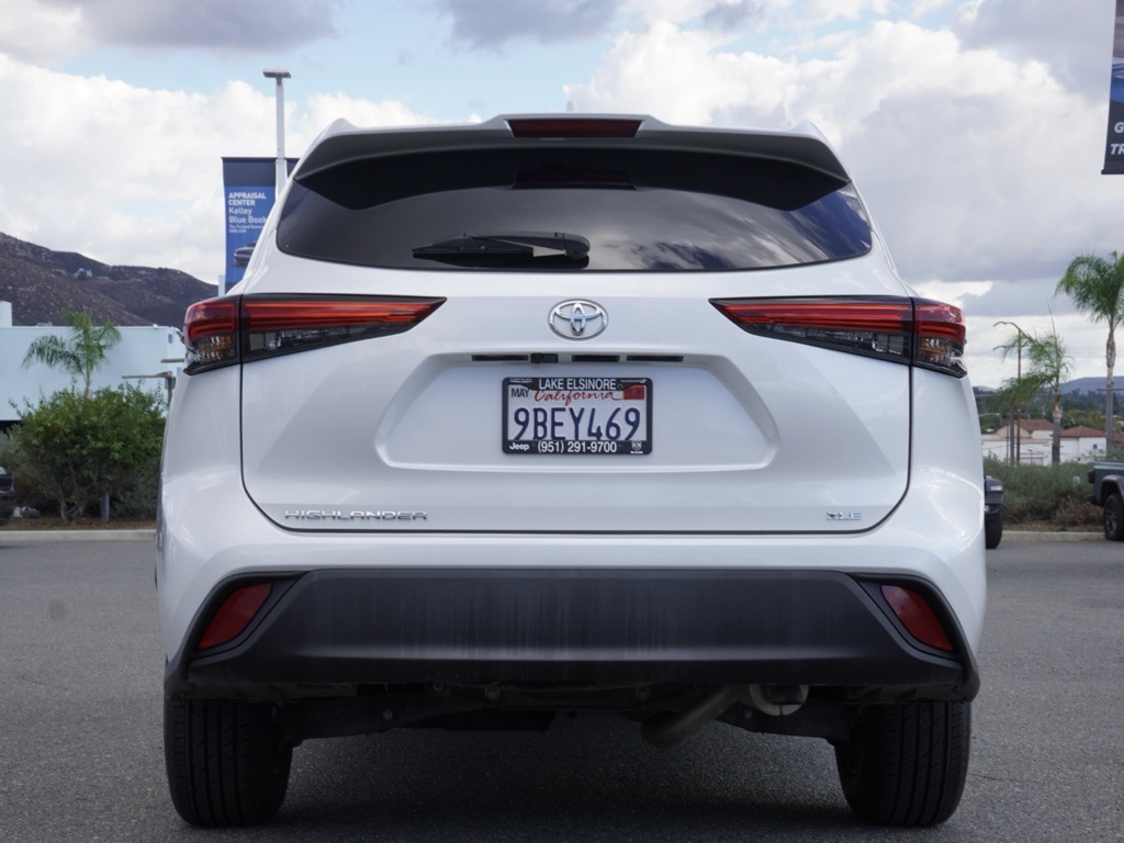 2022 Toyota Highlander XLE photo 3