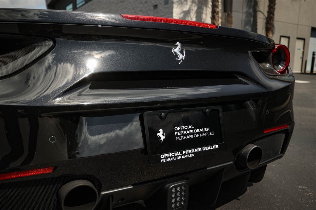 Certified Used 2018 Nero Daytona Metallic Ferrari Base image 17