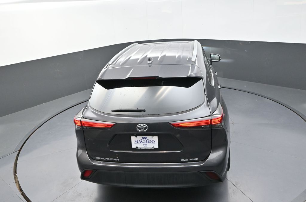 2022 Toyota Highlander XLE photo 14