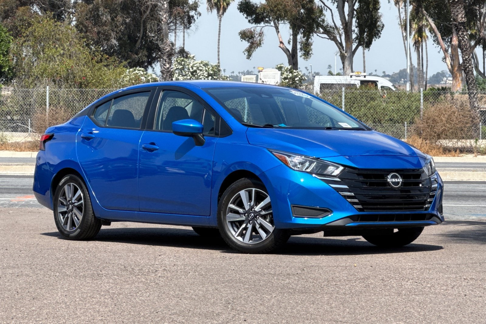 2023 Nissan Versa 1.6 SV photo 2