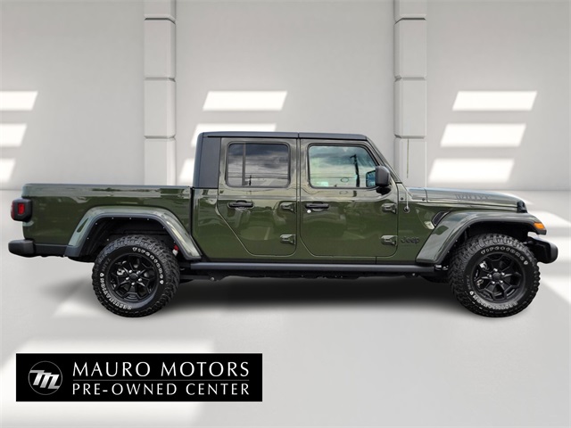 2022 Jeep Gladiator Willys photo 2