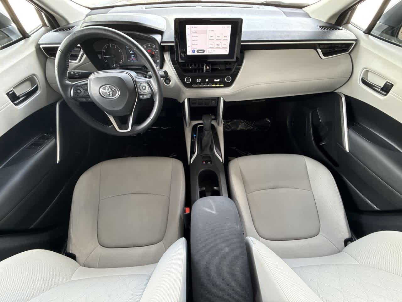 2023 Toyota Corolla Cross LE photo 19