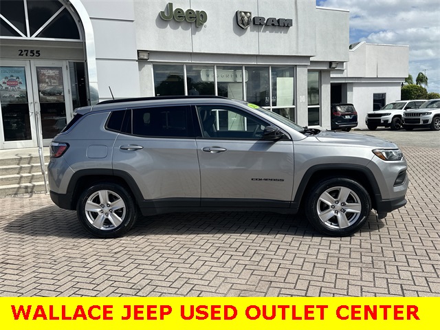 2022 Jeep Compass Latitude photo 3