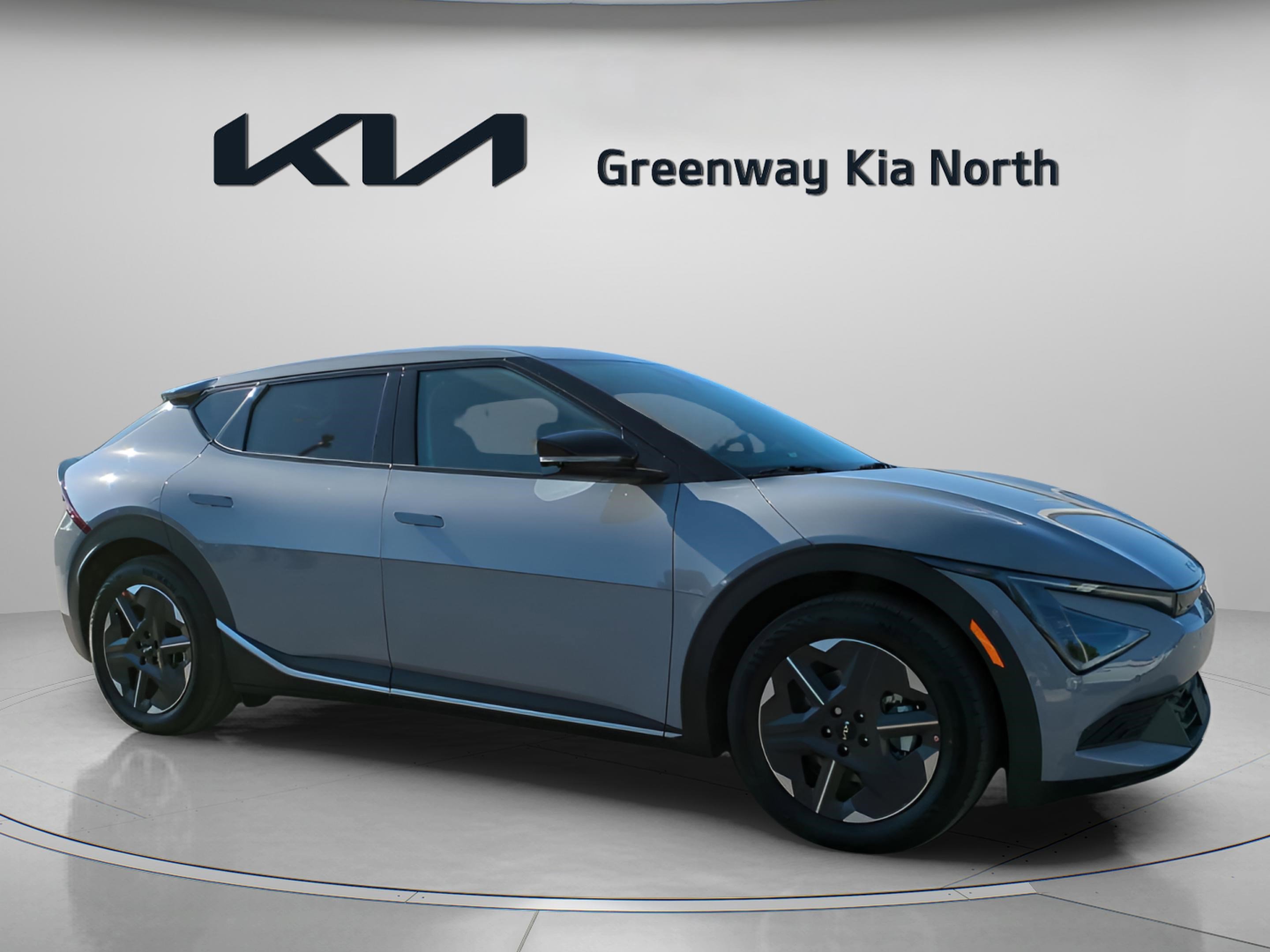 2025 Kia EV6 Light L/R's photo