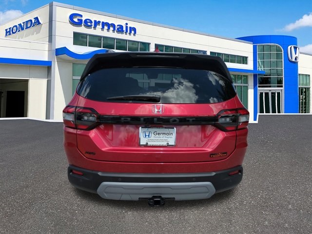 2025 Honda Pilot TrailSport photo 3