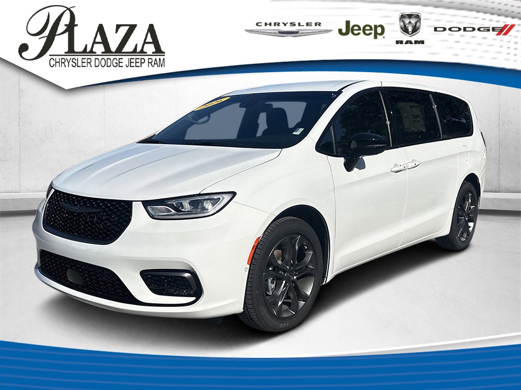 2026 Chrysler Pacifica Select's photo