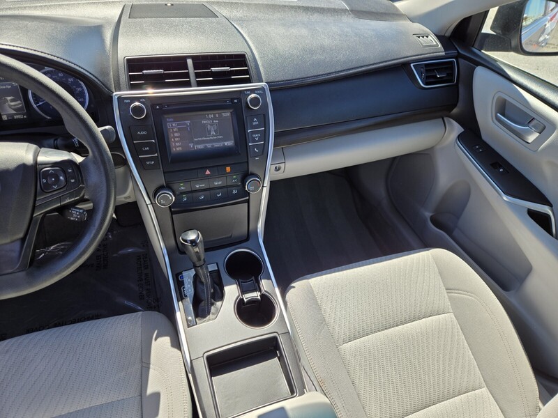 2017 Toyota Camry LE photo 7