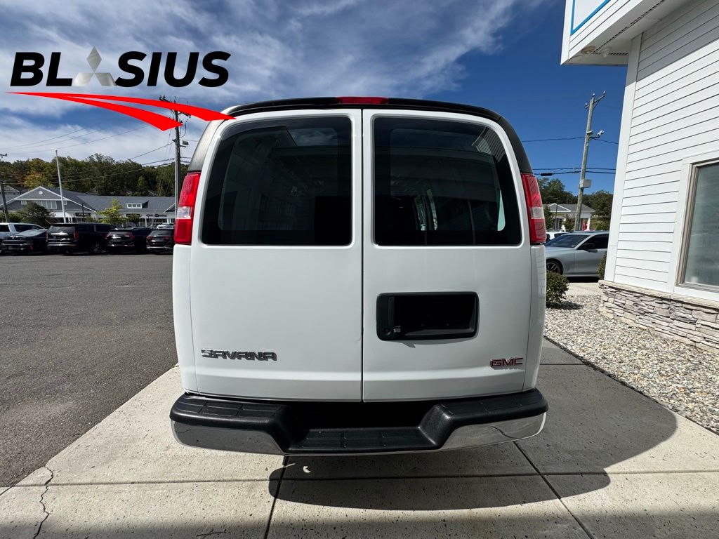 2023 Gmc Savana 2500 Cargo photo 3