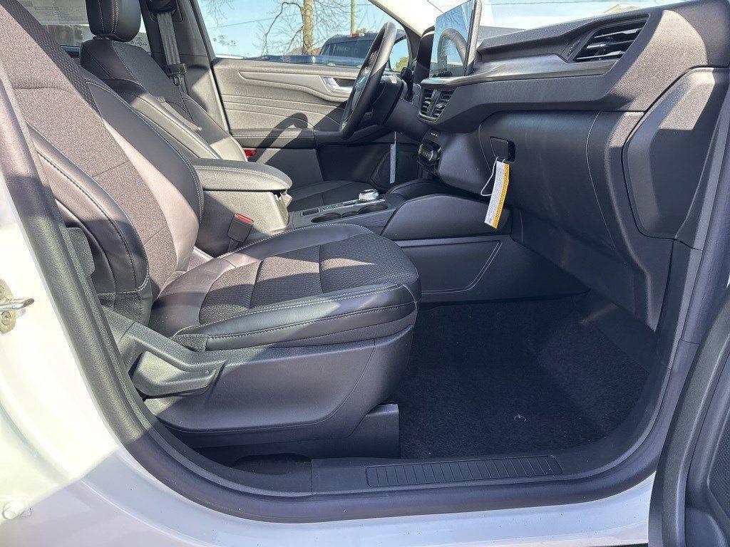 2025 Ford Escape Plug-In Hybrid photo 17