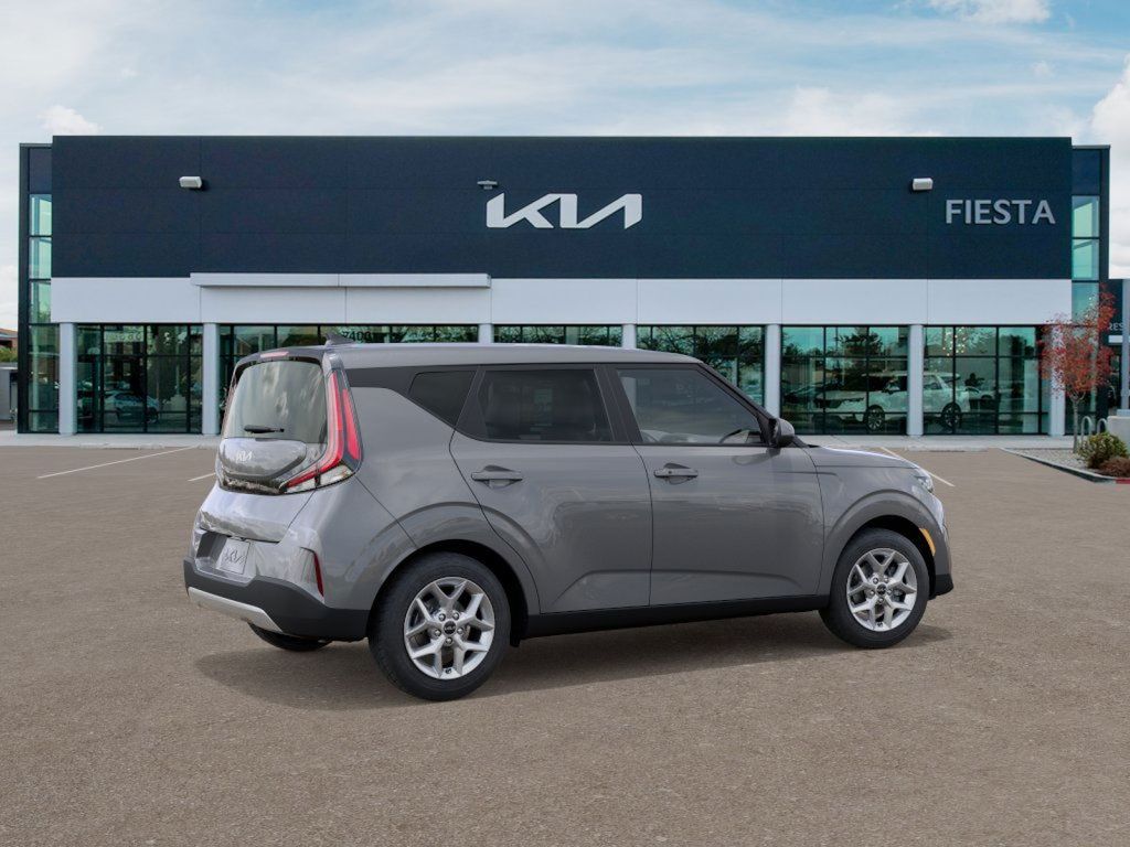 2025 Kia Soul S photo 3