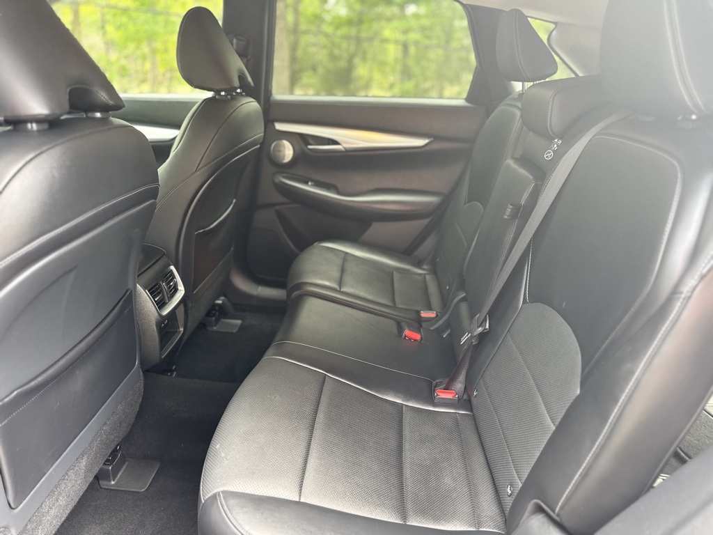 2022 Infiniti QX50 Essential photo 11