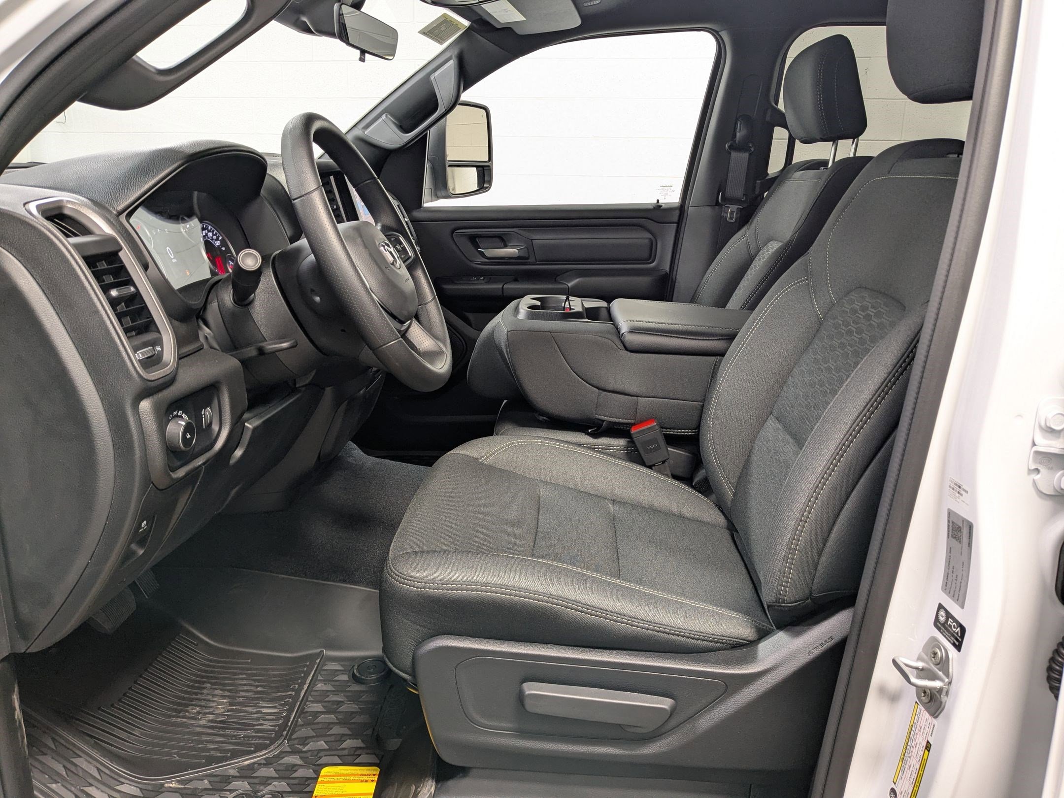 2025 Ram 1500 Tradesman photo 12