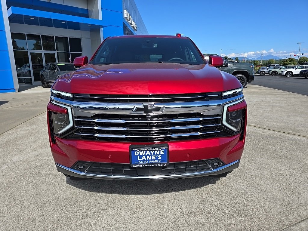 2025 Chevrolet Suburban LT photo 8