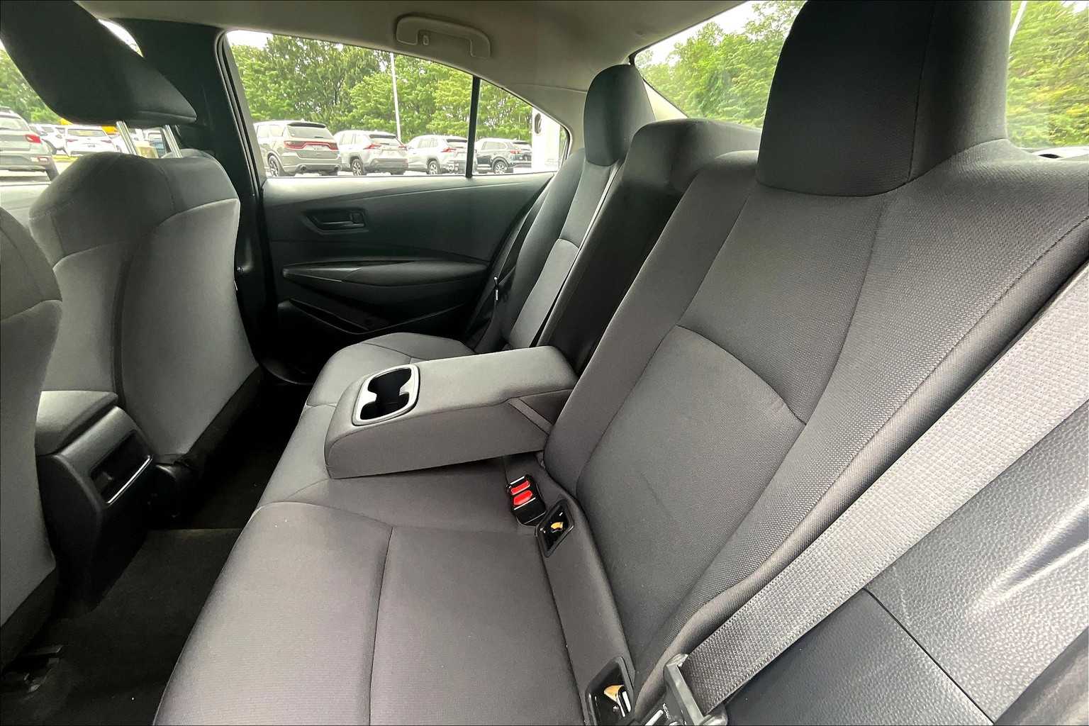 2022 Toyota Corolla LE photo 18