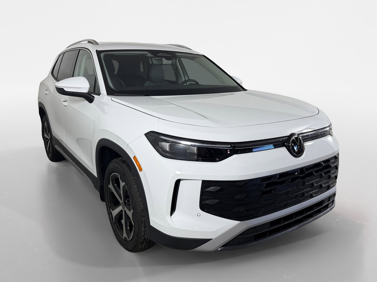 2026 Volkswagen Tiguan SE's photo