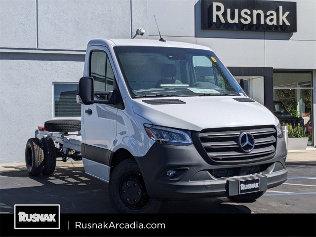 2023 Mercedes-Benz Sprinter 3500 Cab Chassis 170 WB
