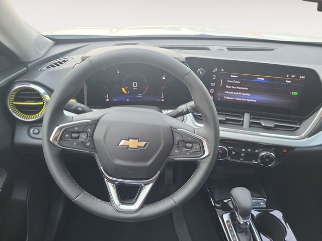 2025 Chevrolet Trax LT photo 15