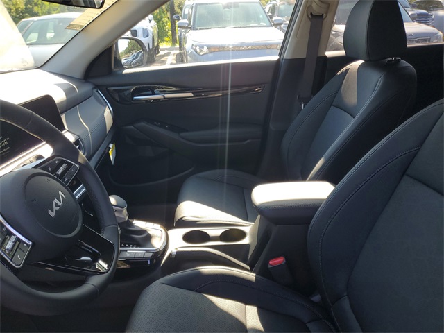 2026 Kia Seltos EX photo 9
