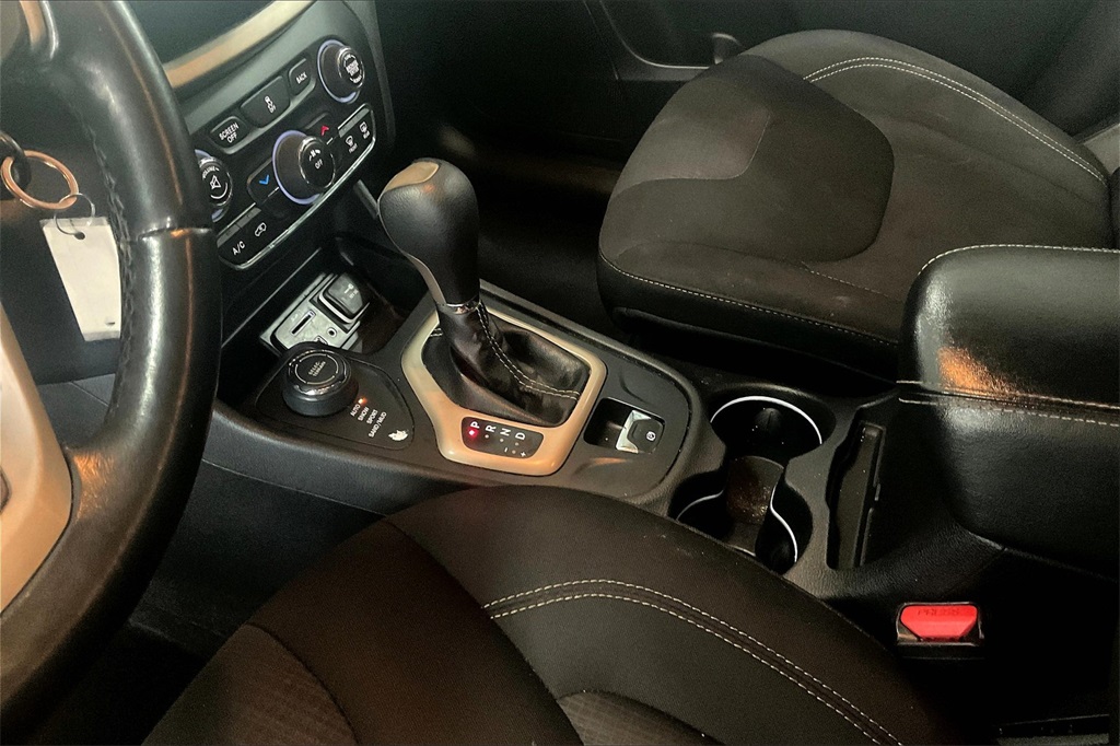 2015 Jeep Cherokee Latitude photo 14