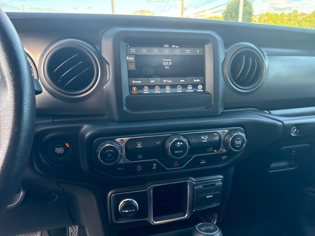 2023 Jeep Wrangler Willys photo 18