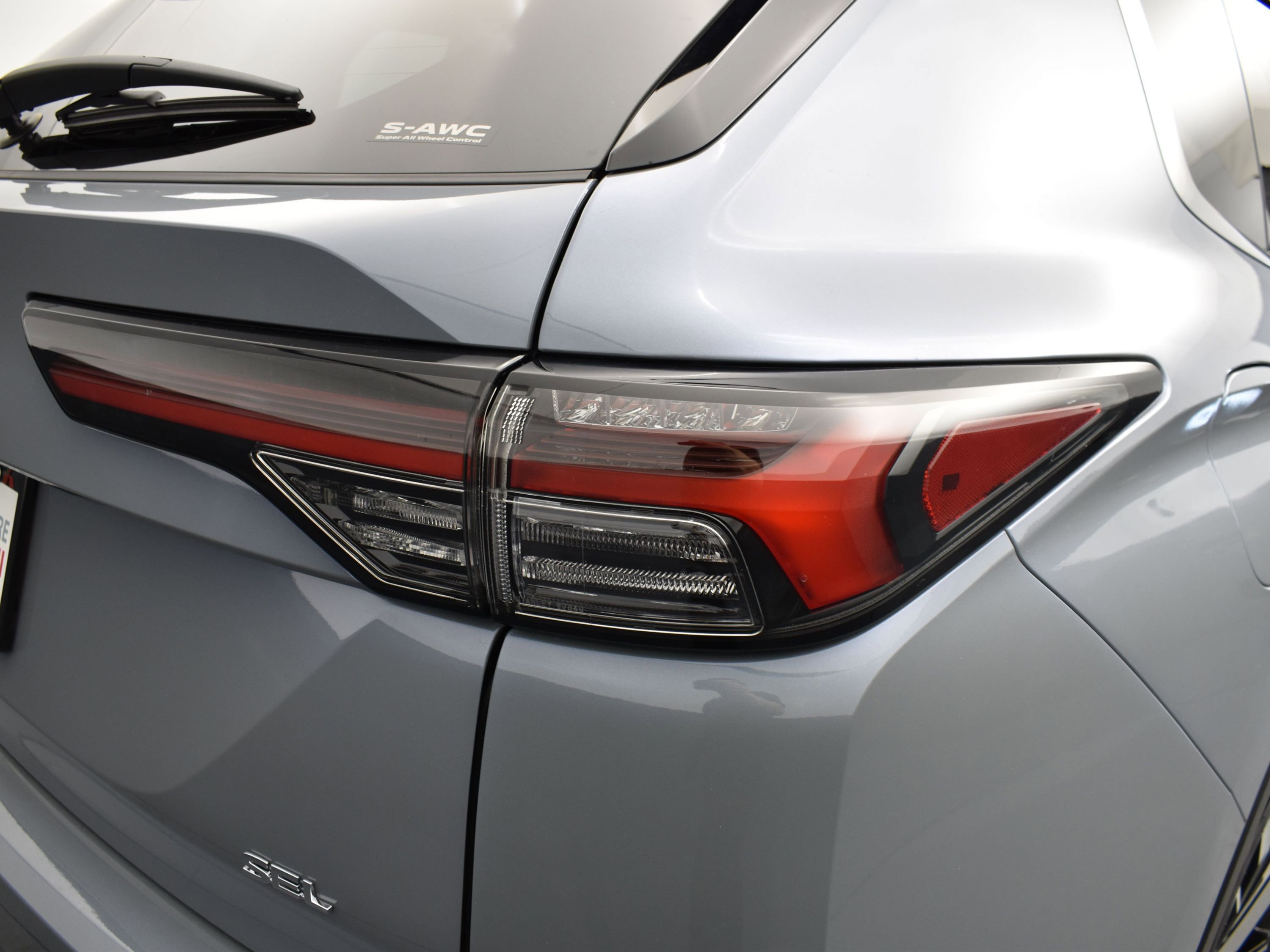 2025 Mitsubishi Outlander SEL photo 7