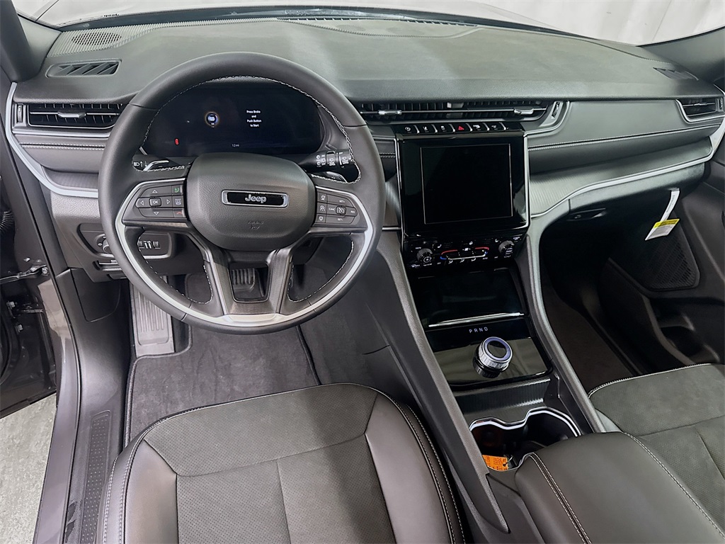 2025 Jeep Grand Cherokee Altitude X photo 4