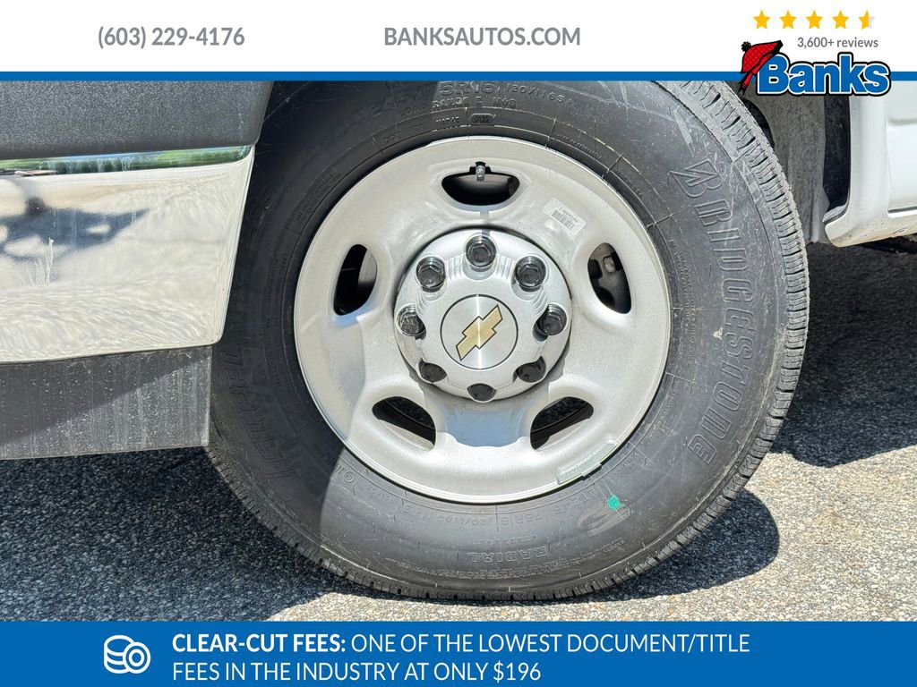 2025 Chevrolet Express Cutaway Base photo 3
