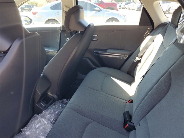 2025 Kia K4 LXS photo 24