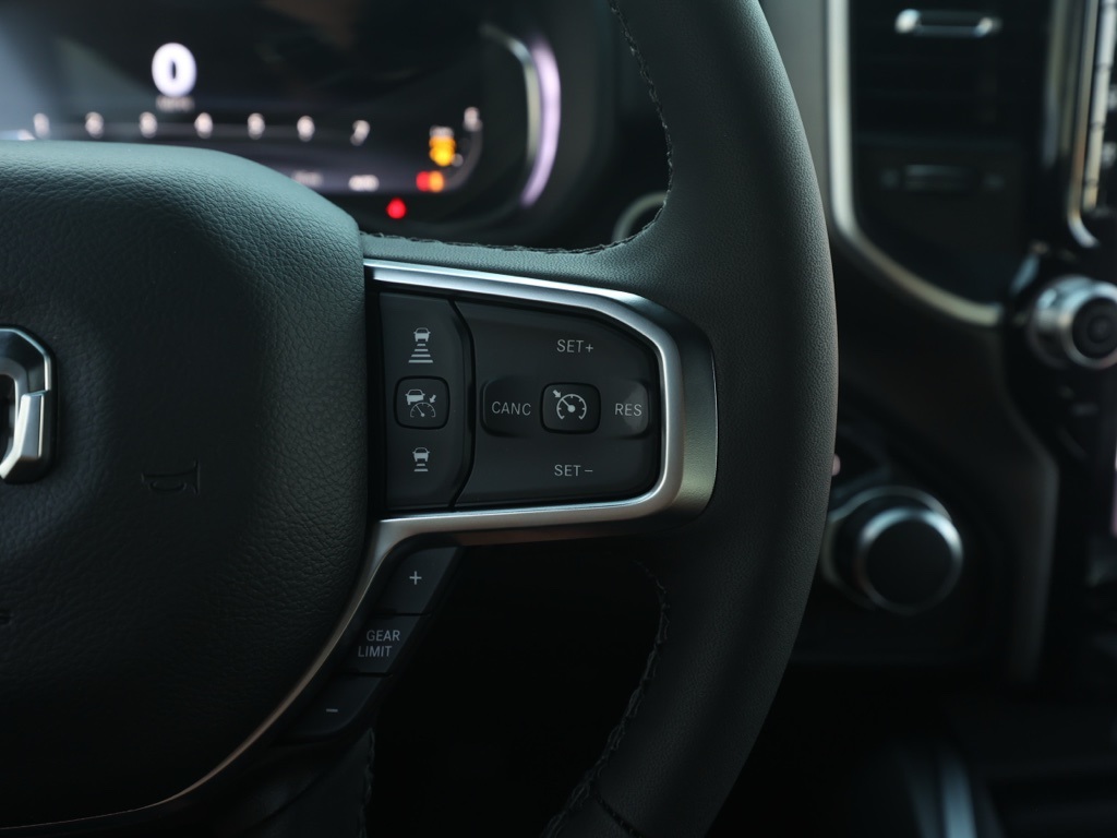 New 2026 Diamond Black Crystal Pearl-Coat Exterior Paint RAM Big Horn/Lone Star image 25