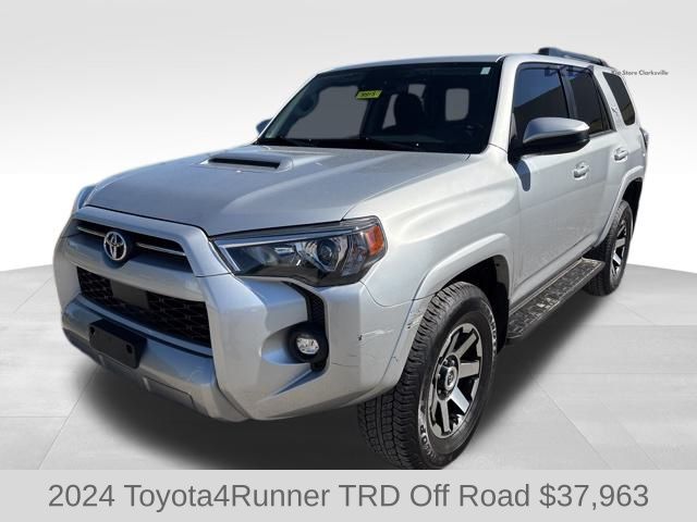 2024 Toyota 4Runner TRD Off-Road photo 2