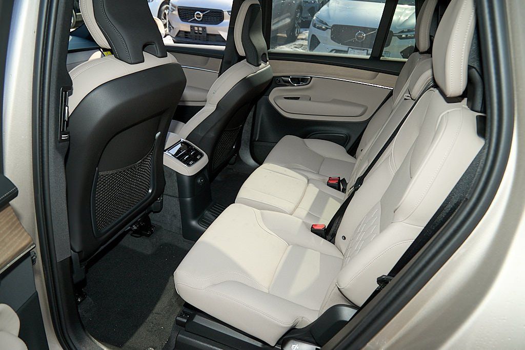 2026 VOLVO XC90 - Image 19
