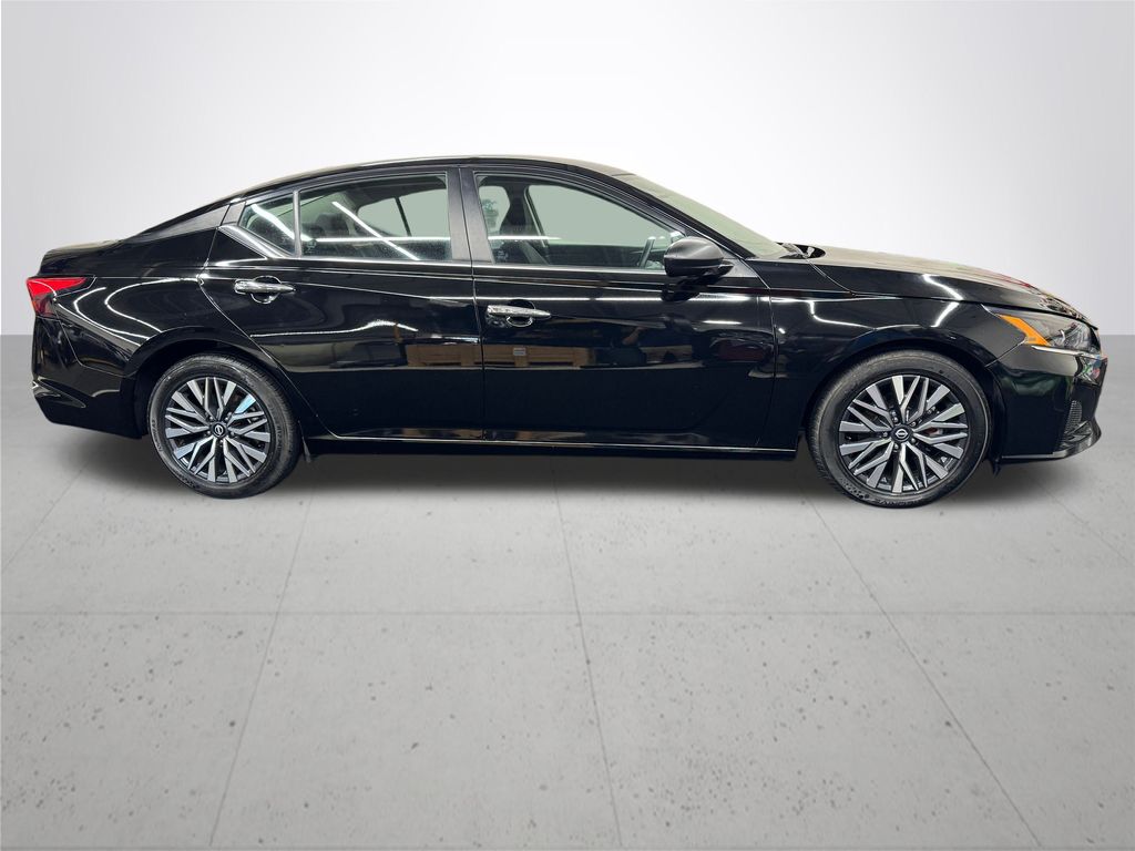 2024 Nissan Altima 2.5 SV photo 8