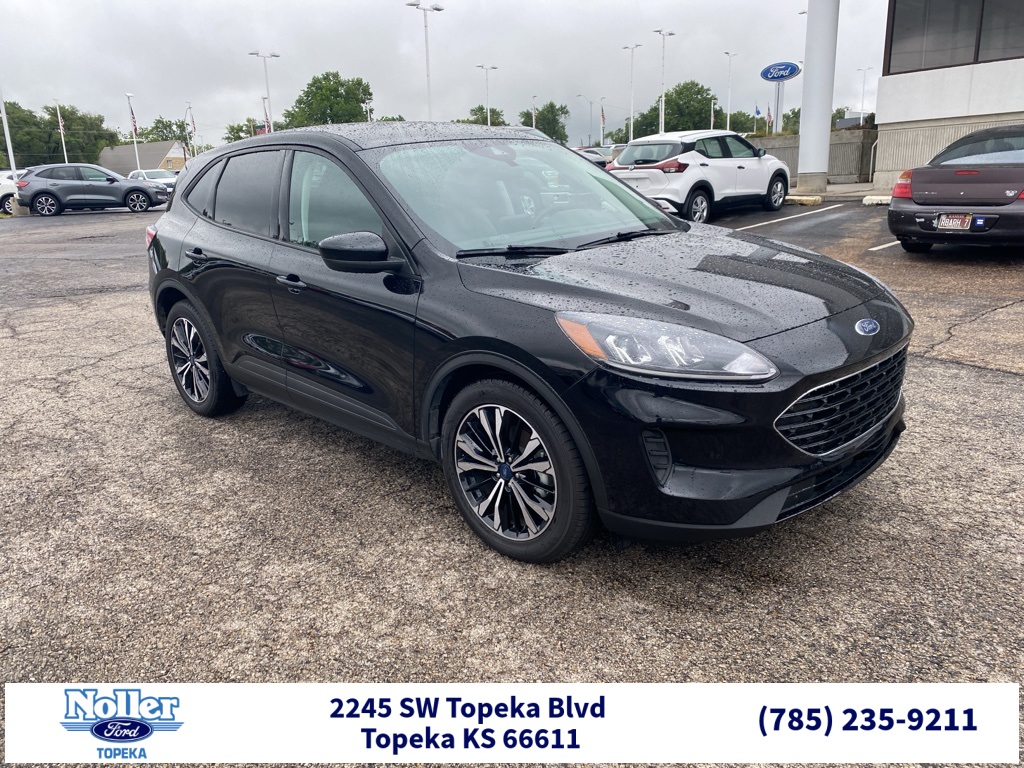 Used 2021 Ford Escape SE with VIN 1FMCU0BZ4MUB15367 for sale in Kansas City