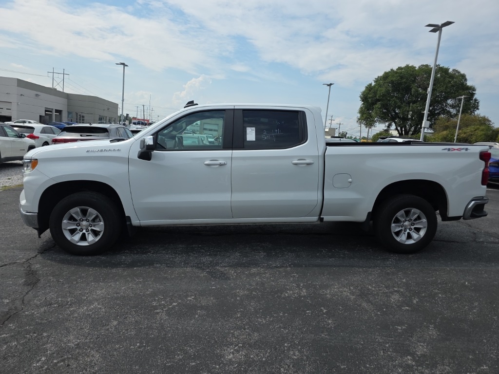2023 Chevrolet Silverado 1500 LT photo 3