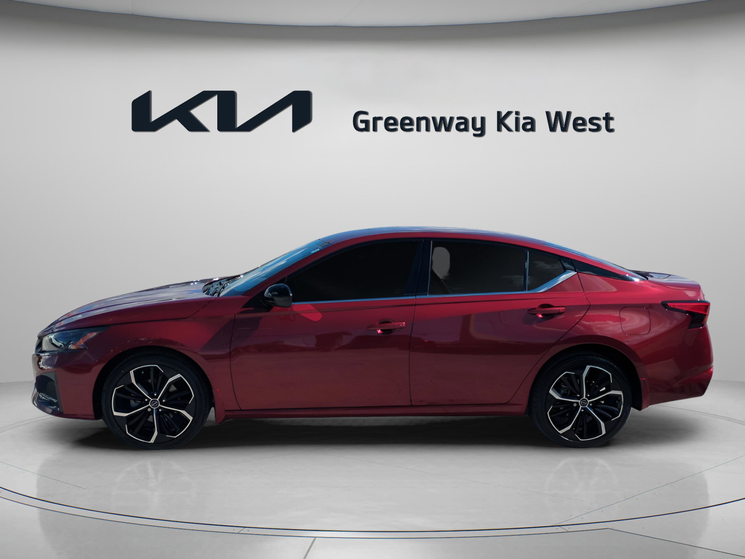 2023 Nissan Altima 2.5 SR photo 4