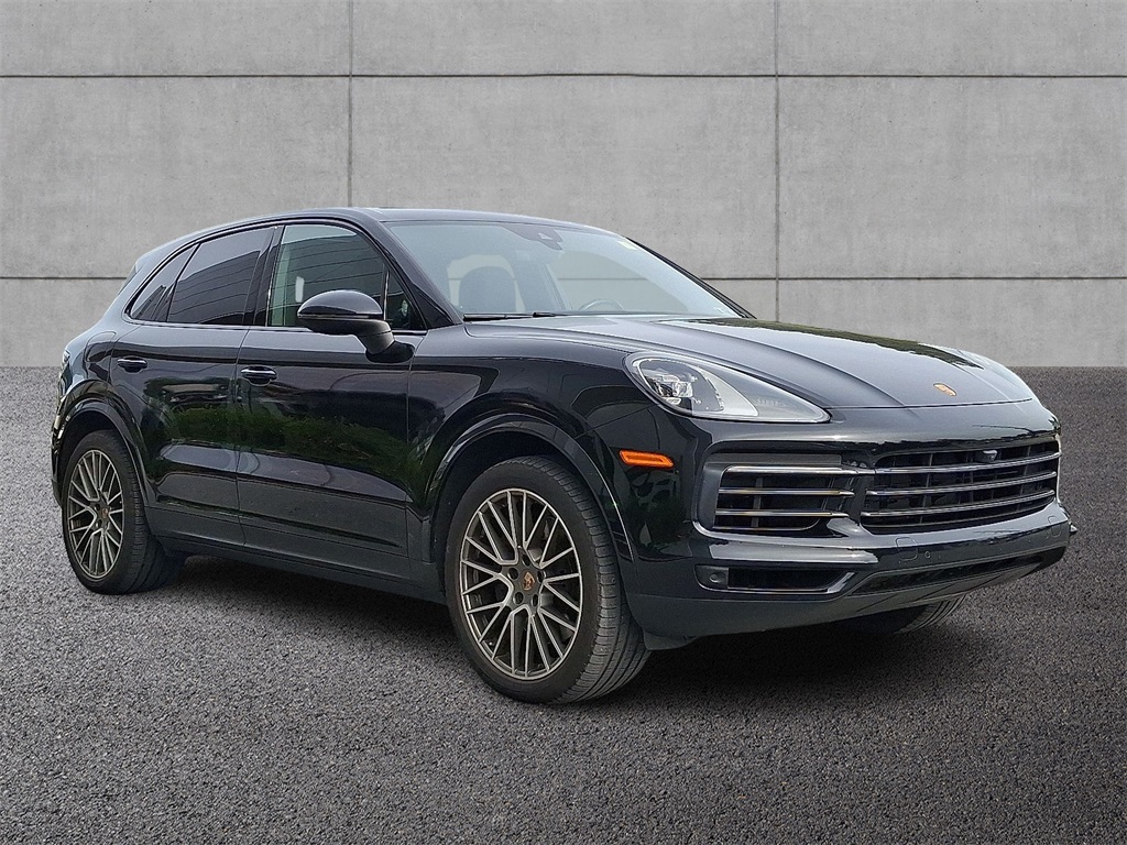 2023 Porsche Cayenne Platinum Edition photo 3